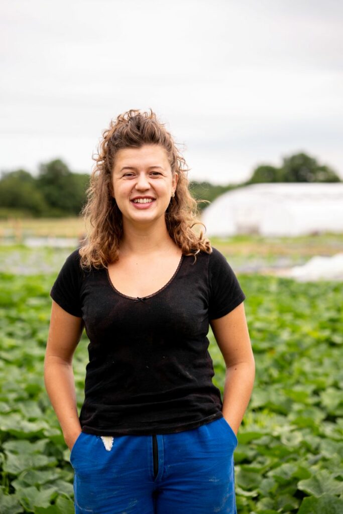 Photo Portrait de Cassandre, technicienne maraîchère et alumni Cultive 2025